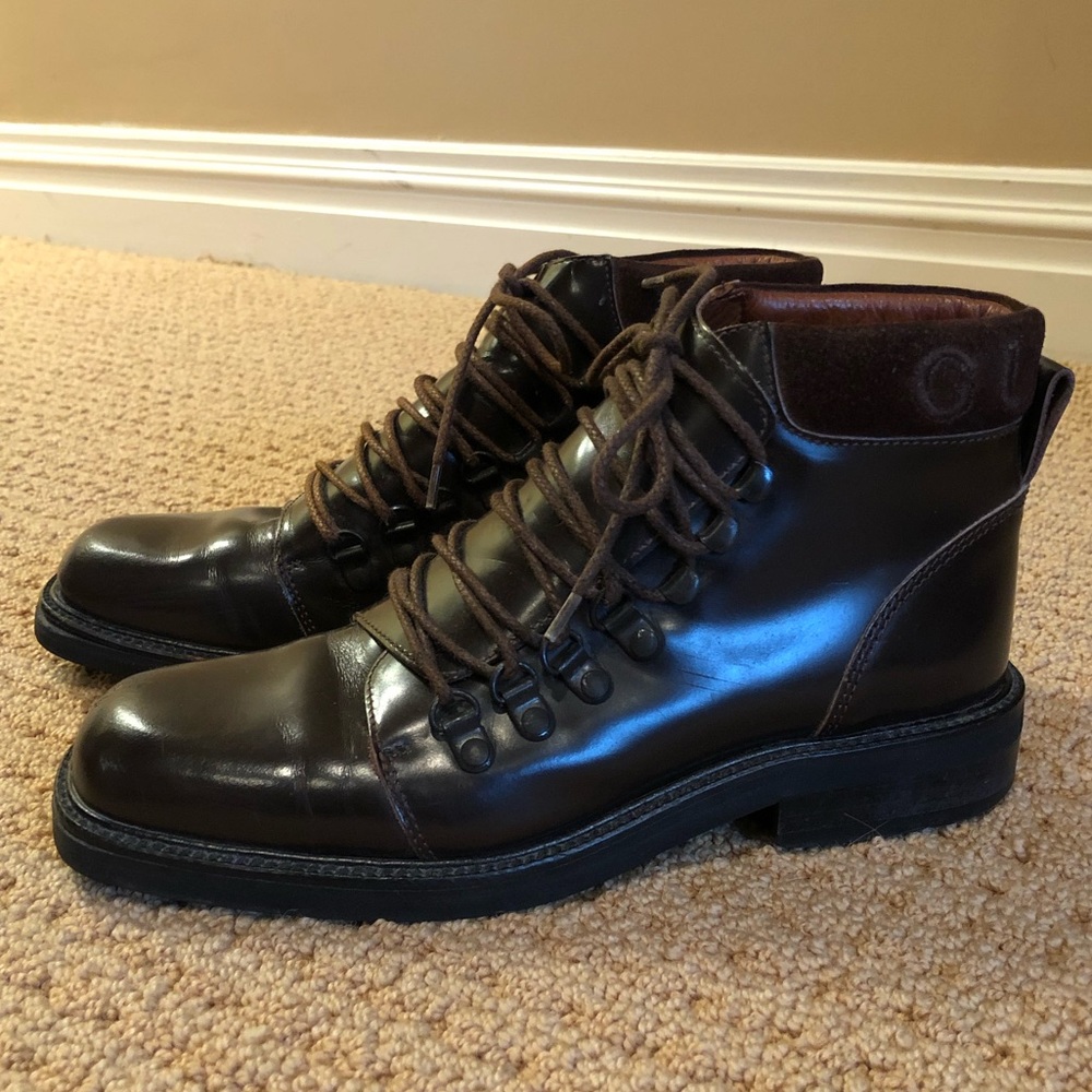 Gucci boots, criss cross shoelace